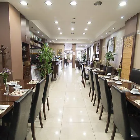 坤巴利套房酒店 3*