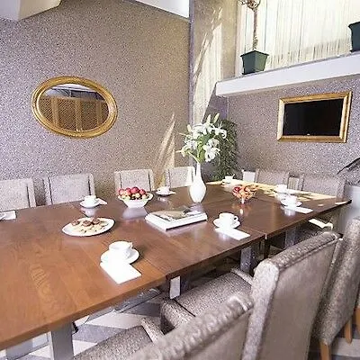 Aparthotel Cumbali 2*
