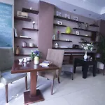 坤巴利套房酒店 3*