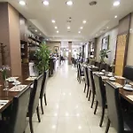 坤巴利套房酒店 3*