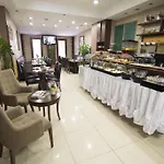 公寓式酒店 坤巴利套房酒店 3*
