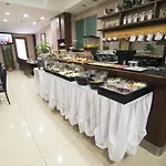 坤巴利套房酒店