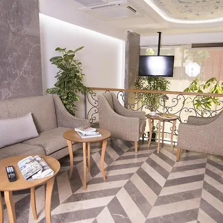 公寓式酒店 坤巴利套房酒店 2*
